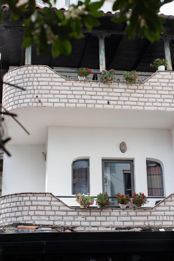 Vila Sanremo Tirana Kültér fotó
